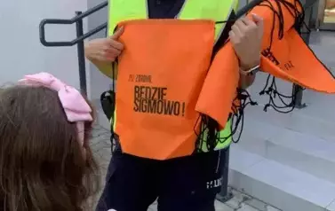 Spotkanie z policjantami w klasie pierwszej. 4