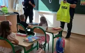 Spotkanie z policjantami w klasie pierwszej. 10