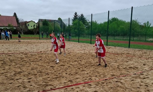 Zdjęcie do Wicemistrzowie Powiatu w Piłce Siatkowej Plażowej ! 